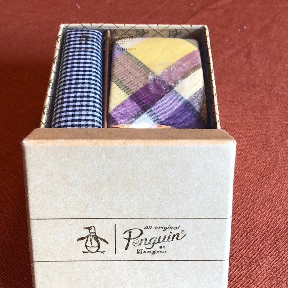 Penguin by Munsingwear boxed tie & pocket square.